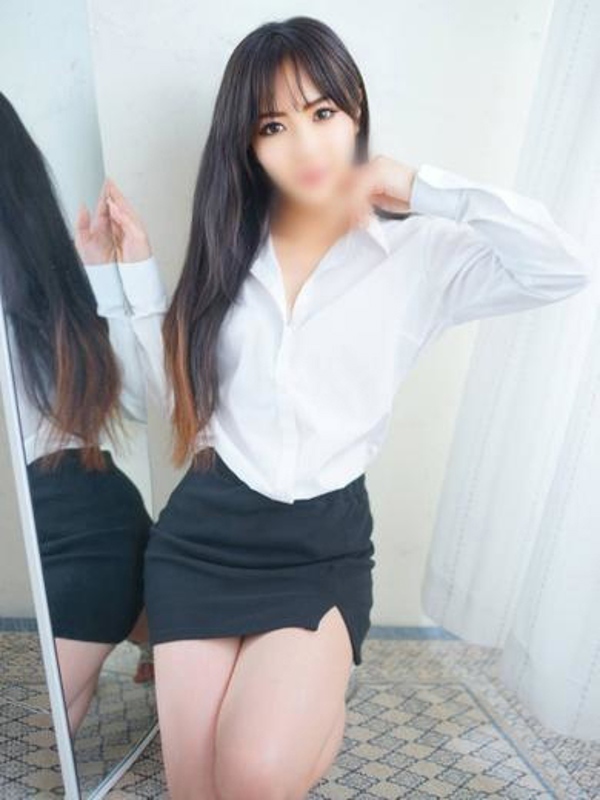 神水ここ★癒し系、超可愛いレア嬢