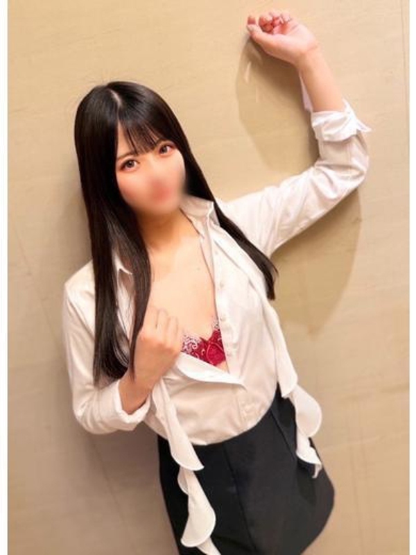 小鳥遊れいは★抜群の美形