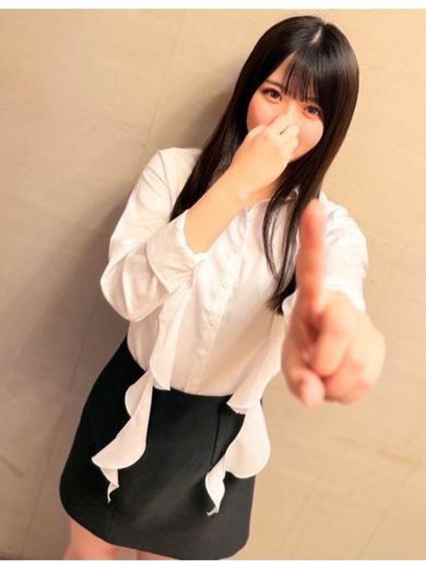 小鳥遊れいは★抜群の美形