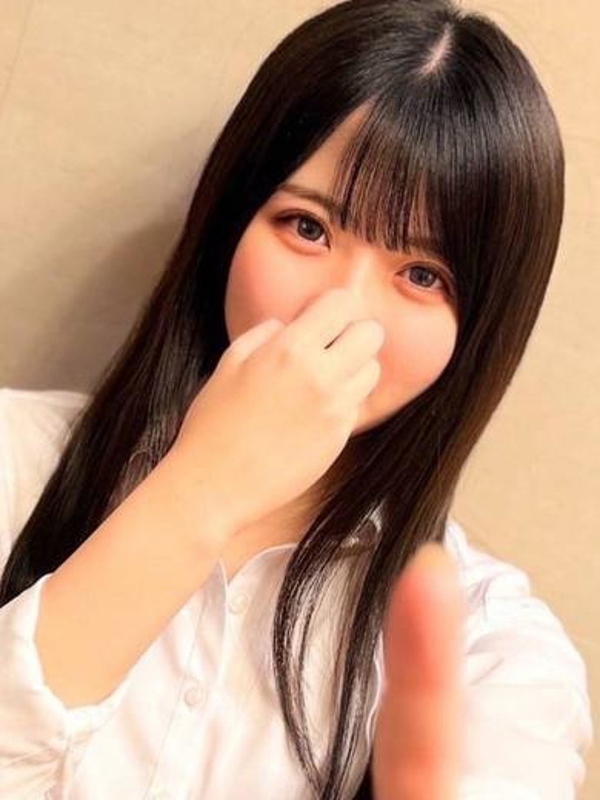小鳥遊れいは★抜群の美形