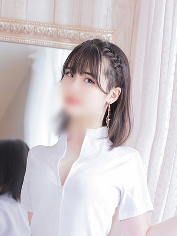 望月なる