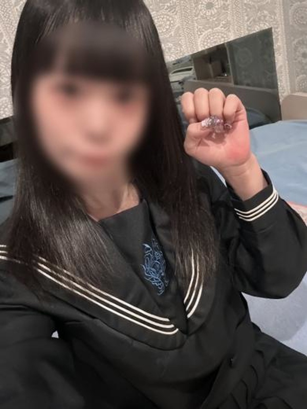 市川れな★色白清楚系素人♪